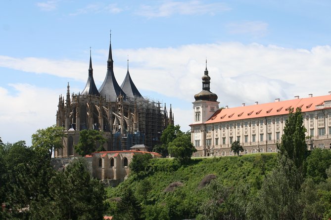 Half Day Trip to Kutna Hora and Bone Church from Prague - Kutná Hora’s town time: when free wandering helps (or hurts)
