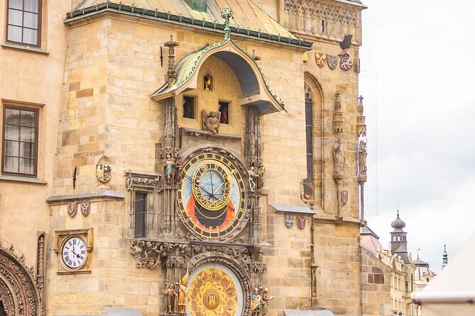 Highlights of Prague with a Funny and Local Guide - Entering Prague With Yulia, a guide who actually makes the day