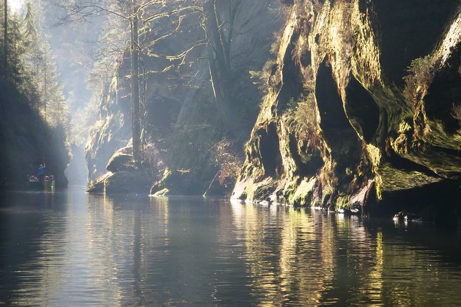 Hiking in Bohemian Switzerland - a day trip from Prague - Edmund’s Gorge Second Boat Trip, and Why Timing Works