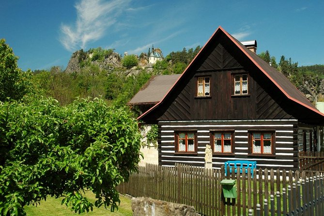 Hiking in fantastic Czech Paradise - Full Day Trip from Prague - Hruba Skala Castle lunch stop: take a break, pick local food