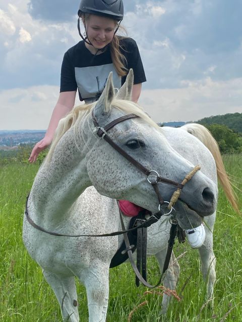 Horseback riding tour near Prague - The full schedule at Lucký mlýn 1577, from meeting to picnic and brewery