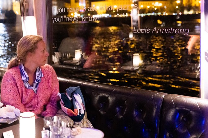 Jazz Boat: Popular LIVE JAZZ dinner cruise - Group size, comfort, and the shared seating question