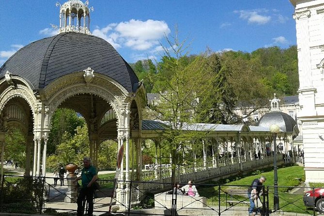 Karlovy Vary day trip from Prague with lunch - Lunch in Karlovy Vary: included, but expect crowds