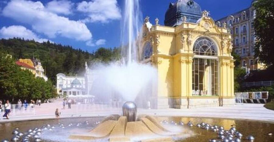 Karlovy Vary & Marianske Lazne Tour from Prague with Lunch - Getting out of Prague and into spa-town mode in 2 hours