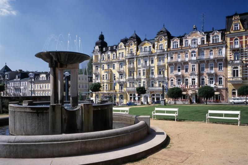 Karlovy Vary & Marianske Lazne Tour from Prague with Lunch - Lunch timing: why it keeps the day from feeling like a sprint
