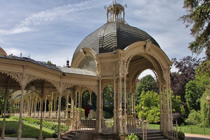 Karlovy Vary - The town of spas, mineral springs and relaxation - Small inclusions that add comfort: water, AC, and service animals