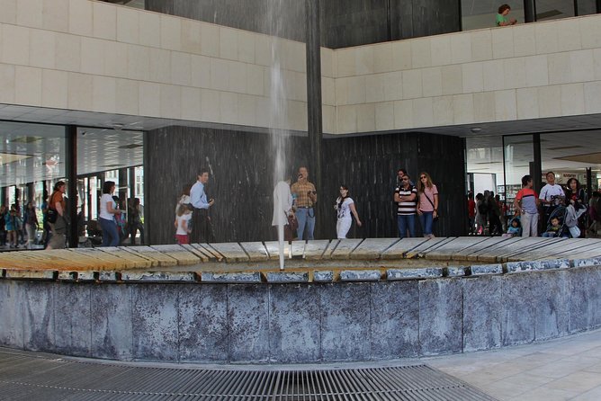 Karlovy Vary - The town of spas, mineral springs and relaxation - Vřídlo inside the Hot Spring Colonnade, what 10 minutes is really for