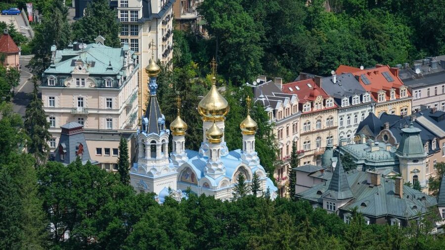 Karlovy Vary - the world famous spa - Getting there from Prague: the 100 km ride and how it shapes your day