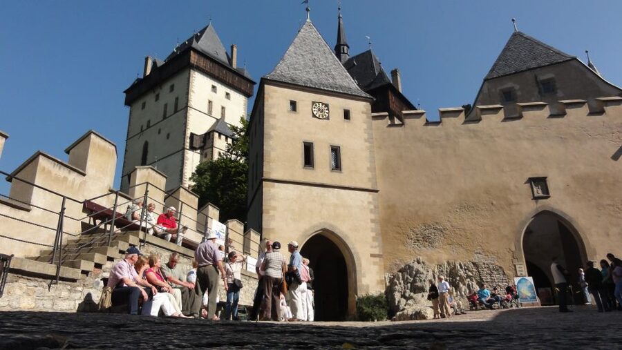 Karlstejn Castle & Crystal Manufactory - Private Tour - The Hilltop Approach: Karlstejn’s 1 km Climb and Practical Options
