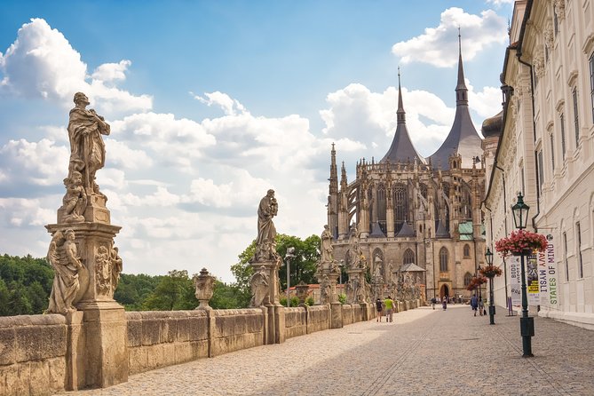Kutna Hora Private Day Trip from Prague by Train - Price, Timing, and the Train Advantage