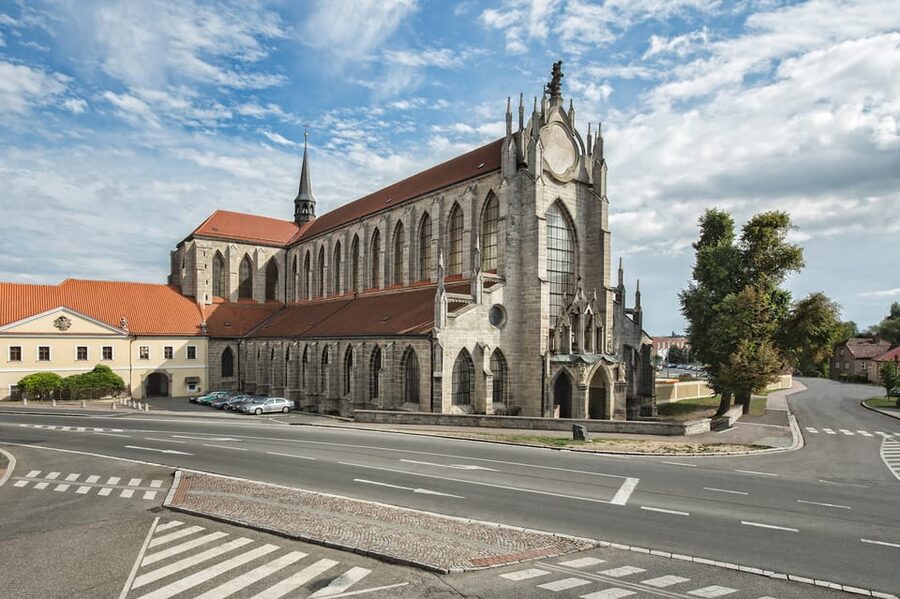 Kutná Hora: Sedlec Ossuary Skip-the-Line Ticket & Audioguide - Quick itinerary flow you can plan around