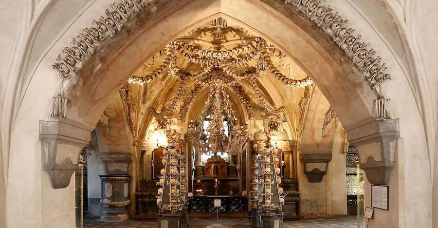 Kutná Hora: Sedlec Ossuary Skip-the-Line Ticket & Audioguide - Skip-the-line access in a real timing pinch