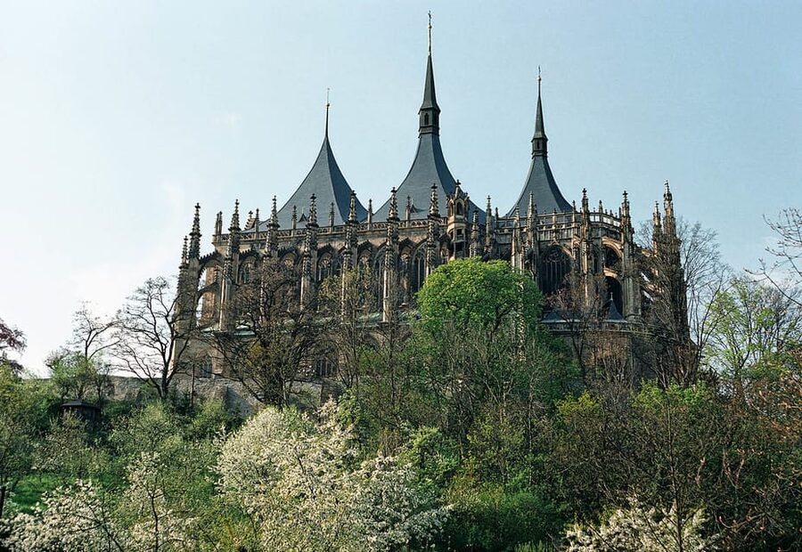 Kutna hora - Unesco - The 1.5-hour coach rides: real time for context