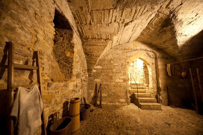 Medieval Underground Tour - Staroměstské náměstí Walk: A Free 30 Minutes to Reset and Look Around