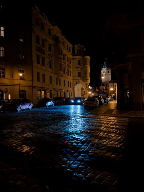 Mystical Night Tour of Prague - Finding Valery Tours at the Prague Astronomical Clock
