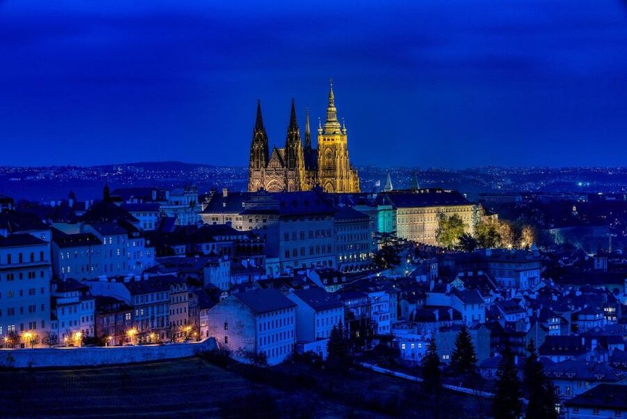 Night tour: Dark Side of Prague with Craft Beer - The night walk: Lesser Town, medieval buildings, and alley myths