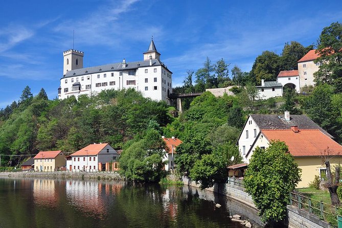 One day trips in the surroundings of Cesky Krumlov - Hluboká nad Vltavou Castle, classic Czech postcard vibes