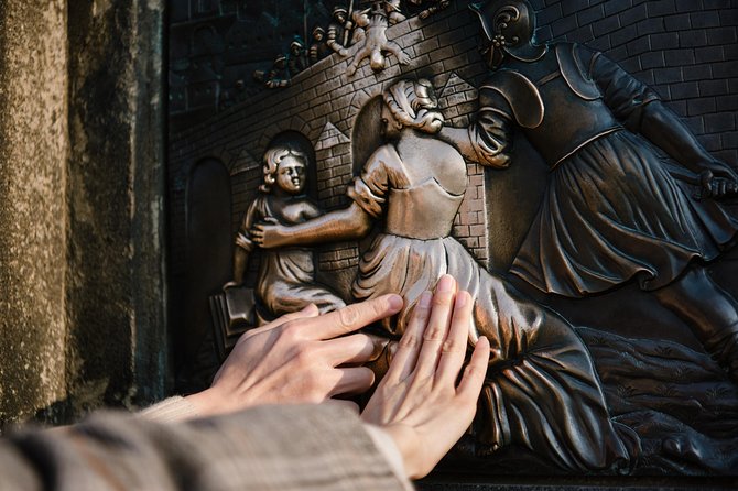 Photo Walking Tour in Prague - Price and value: $262.11 per group up to five people