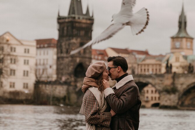 Photographer in Prague - Couple, engagement & portrait photoshoot - How you get natural couple and engagement shots, without feeling on display