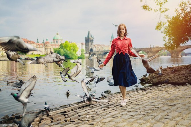 photoshoot in prague - Stop 1: Staroměstské náměstí for Old Town “Postcard but Real” Shots