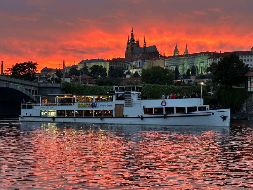 Prague: 1-hour Cruise with Audio Guide - Key highlights worth your attention