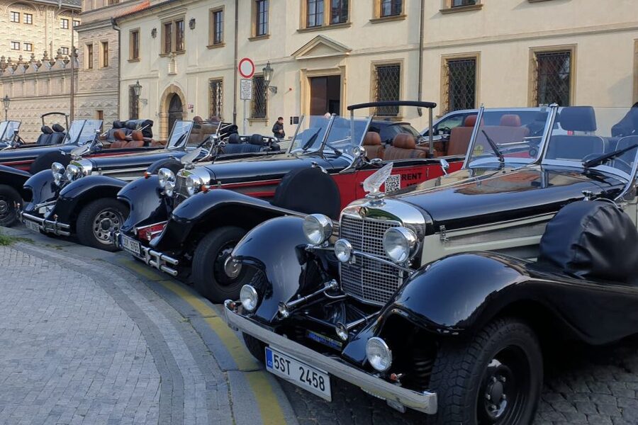 Prague: 1-Hour Private Tour in Vintage Car - Key highlights worth your attention