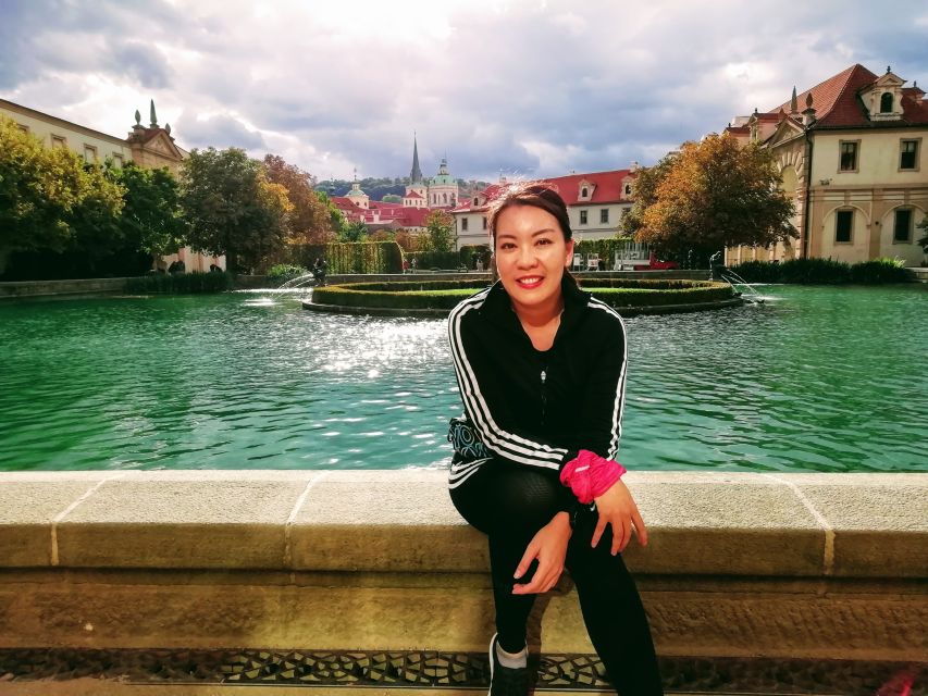 Prague 1-Hour Sight Running Tour - Old Town sightseeing on routes built to reduce traffic