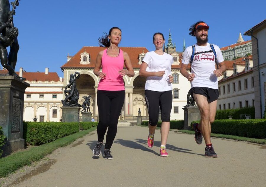 Prague 1-Hour Sight Running Tour - Meeting in Prague 1 and getting set up fast