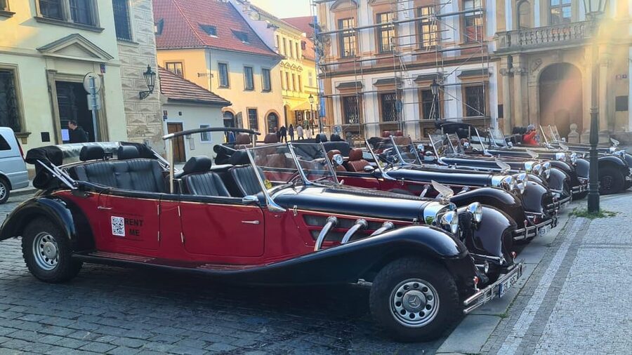 Prague: 120min Private Tour in Vintage Car, up to 6people! - The Old Town essentials: Don Giovanni, Charles IV, and the royal route