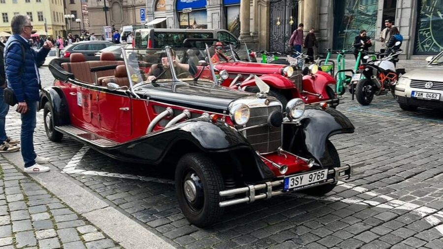 Prague: 120min Private Tour in Vintage Car, up to 6people! - Josefov and the Jewish quarter stops you can actually picture