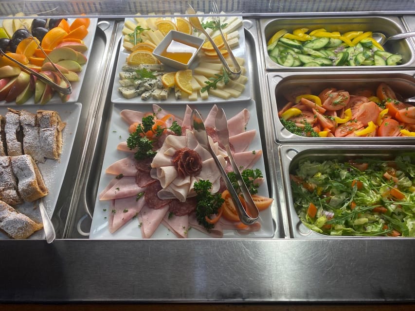 Prague: 2-Hour Historic Boat Cruise with Delicious Lunch - Key highlights worth your attention