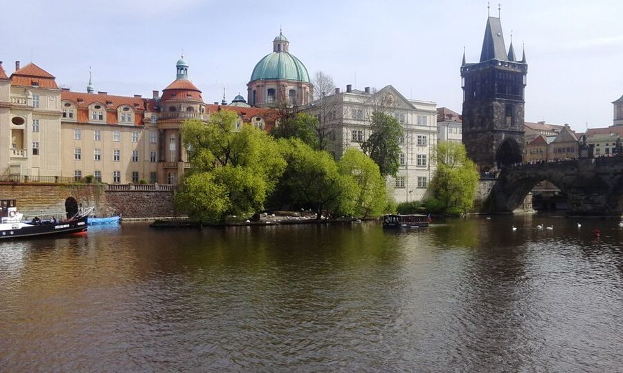 Prague: 2-Hour Lunch Cruise on the Vltava River - The lunch setup: an all-you-can-eat buffet that won’t feel like filler
