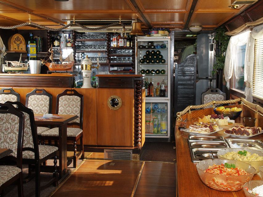 Prague: 2-Hour Lunch Cruise on the Vltava River - The 2-hour timing: enough time for views, not too long for a schedule