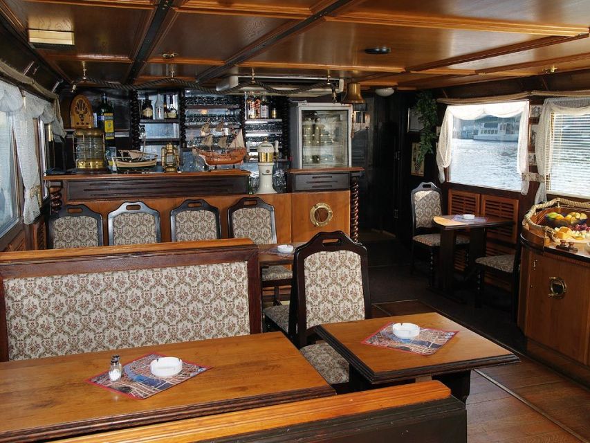 Prague: 2-Hour Lunch Cruise on the Vltava River - Who this is best for, and who might want to skip it