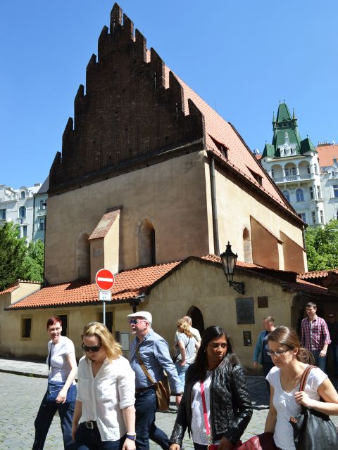 Prague: 2-Hour Old Town and Jewish Ghetto Walking Tour - Kafka Sites: Why Writers Become Part of the City