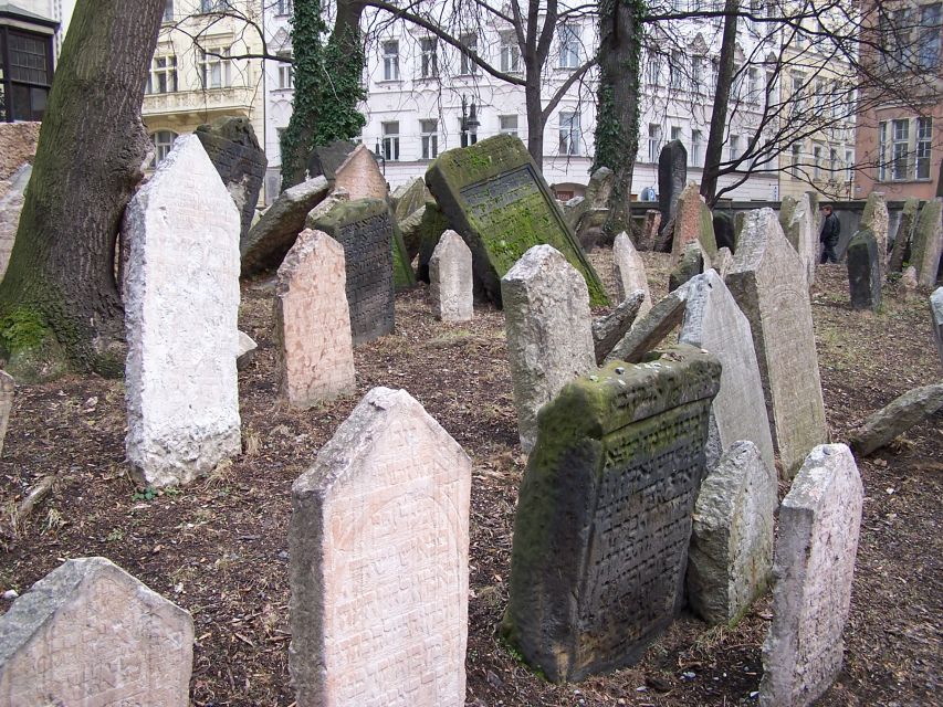 Prague: 2-Hour Old Town and Jewish Ghetto Walking Tour - Estates Theatre (Stavovské divadlo): Culture by Façade