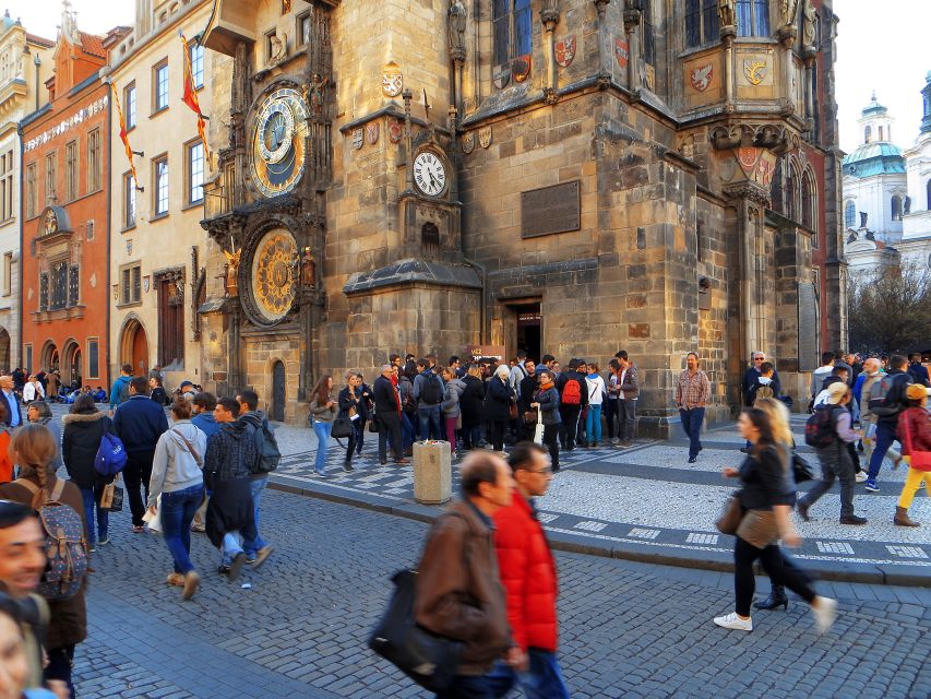 Prague: 2-Hour Old Town and Jewish Ghetto Walking Tour - Josefov: Synagogues, Old Jewish Cemetery, and the Ghetto Story