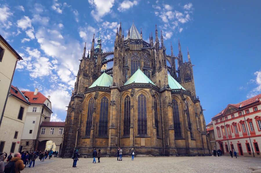 Prague: 2 hours city tour + 1 hour boat cruise - Comfort, languages, and practical tips to make it smoother