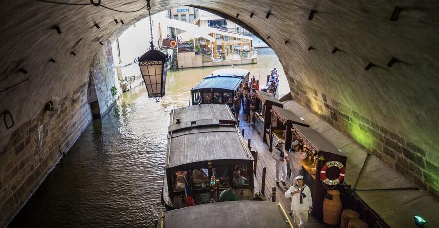 Prague: 3–Hour Castle Grounds Walking Tour and River Cruise - Key highlights you will feel right away