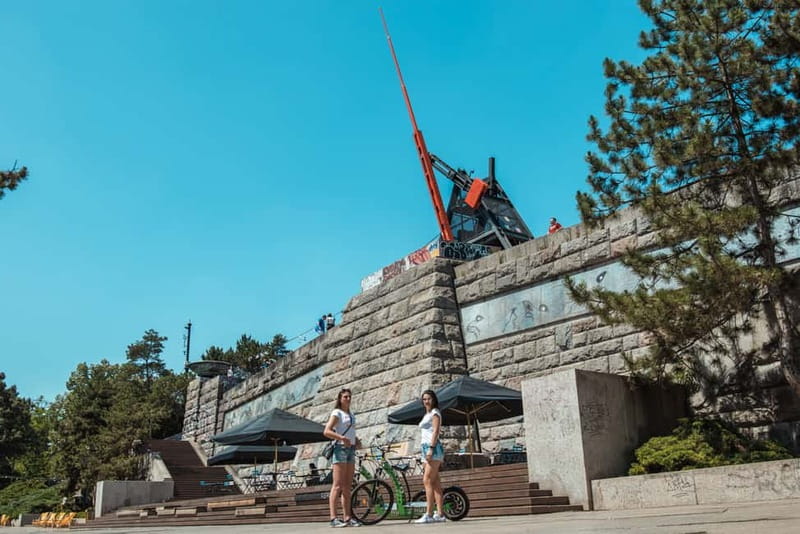 Prague: 3-Hour E-Scooter Tour in German - Letná Park Metronome and Expo 58, Prague’s “look up” moment