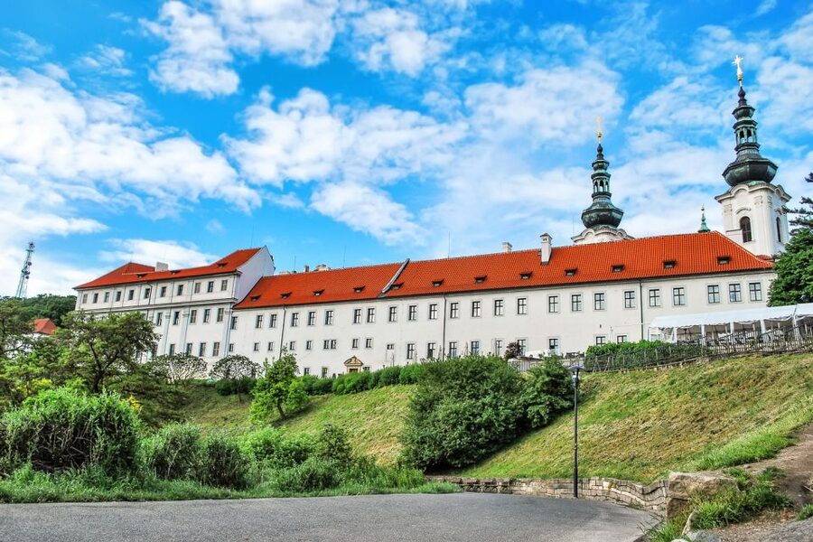 Prague: 4-Hour Segway and Scooter Tour with Lunch and Drinks - How your guide makes or breaks the ride
