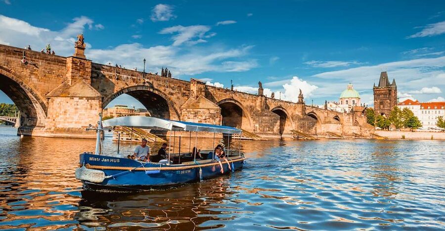 Prague: 45-Minute Sightseeing Cruise to Devil's Channel - Key highlights that make this cruise work