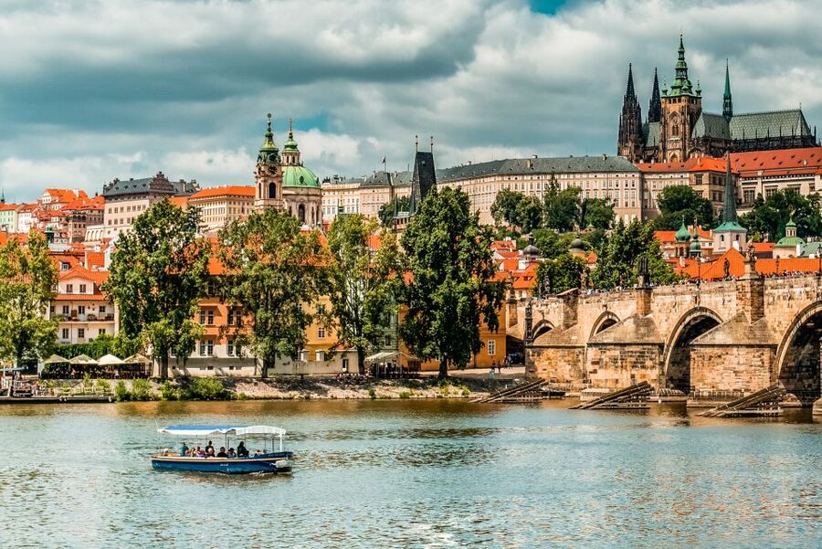 Prague: 45-Minute Sightseeing Cruise to Devil's Channel - Prague Castle and Charles Bridge views, without the giant-boat tradeoffs