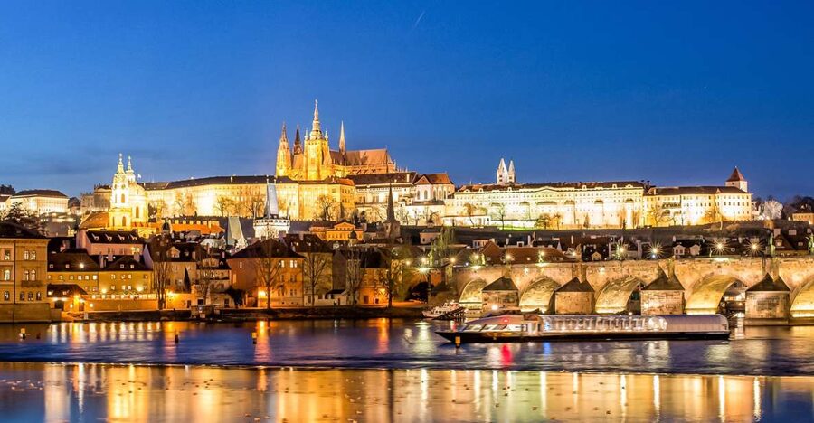 Prague: 50-Minute Sightseeing Evening Cruise - Key things I’d focus on before you board