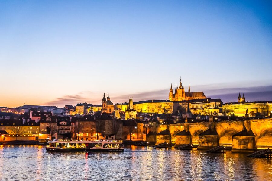 Prague: 50-Minute Sightseeing Evening Cruise - Štvanice Island and the return: a smooth finish without rushing