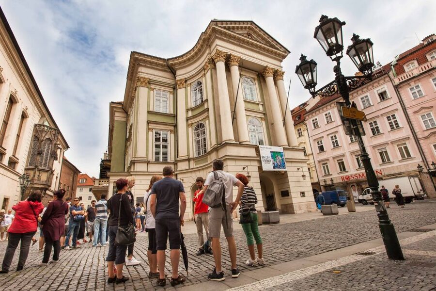 Prague: 6-Hour City Tour including Cruise and Lunch - Price and time use: what you’re paying for