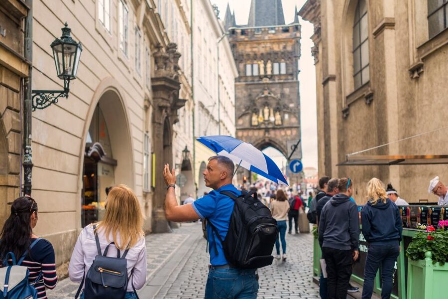 Prague: 6-Hour Tour with River Boat Cruise and Lunch - Tram up to Prague Castle: a time-saver that keeps the day enjoyable