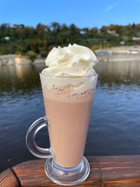 Prague: Advent Boat Cruise with Sweets and Hot Drinks - Onboard Sweets and Hot Drinks: Comfort With Real Choices