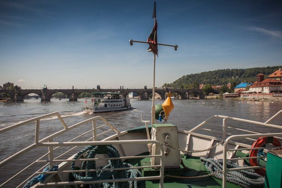 Prague: Afternoon Beer Cruise with Drinks Included - Prague Castle Views That Actually Feel Close