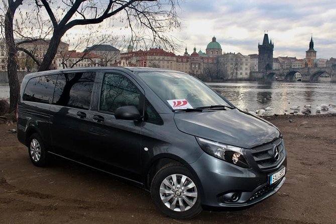 PRAGUE AIRPORT - CITY TRANSFERS in Spanish - Puntos clave que notarás desde el primer minuto